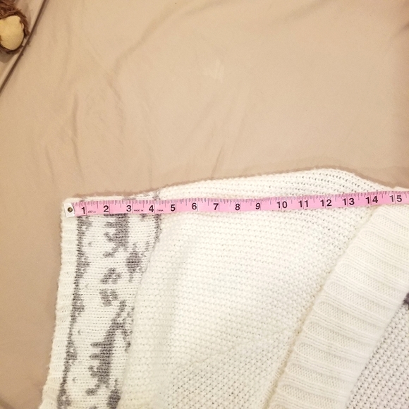 WOW CULTURE Vintage Embroidered Cardigan with Cute Reindeer Patterns - Picture 9 of 10